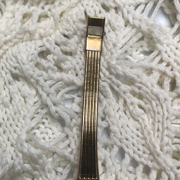 FOR PARTS Vintage Pulsar Ladies Gold Tone Wrist Watch - Doesn't Run - Picture 3 of 10